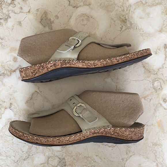 Free Walk Leather / Cork Thong Sandals - Picture 4 of 10